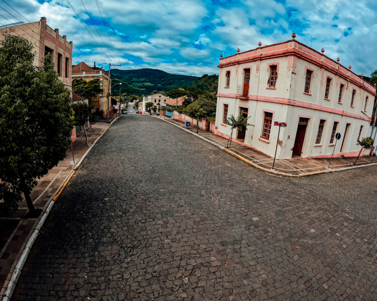 Casa Lahude.jpg